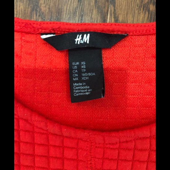 H&M fit and flare textured dress - Picture 4 of 8